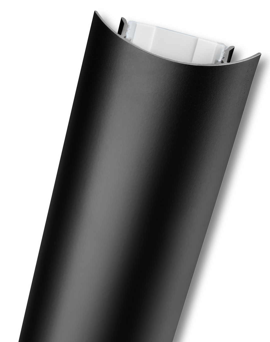 Jetzt den selbstklebenden TV 80mm Kabelkanal aus Aluminium in Schwarz matt RAL9005 bei Alunovo bestellen Der TV80 Kabelkanal aus Aluminium in Schwarz matt RAL9005 lackiert